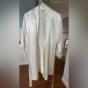 Oscar de la Renta Satin Cream Blouse